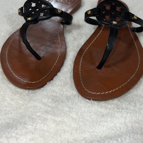 Tory Burch Logo Black Flip Flop Sandals - Picture 2 of 5